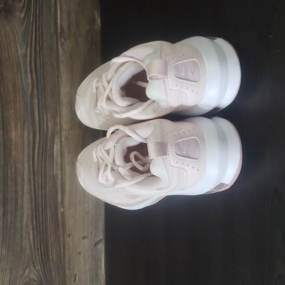 New Nike Air Max Light Pink Sneakers Size 7.5 Casual Streetwear Everyday Neutral - Picture 5 of 9